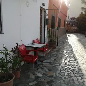 apartamento-carihuela-puerto-marina.hotelsinnerja.org/